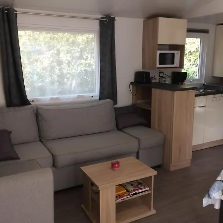 Mobilhome Confort مكان تخييم *